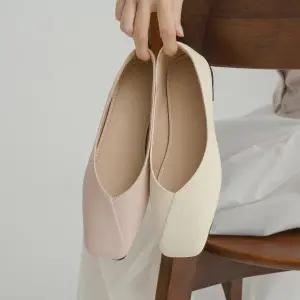 [롯데백화점]소보 [NEW VER.] 마네르 스퀘어 소가죽 플랫슈즈 1cm