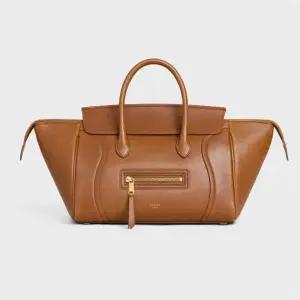 [셀린느] 스몰 뉴 러기지 서플 샤이니 램스킨 숄더백 124213GW2 153692012