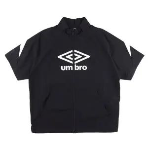 [엄브로] 엄브로 더블컷 빅로고 스탠넥 반팔 자켓 UQ221SJK53 BLK