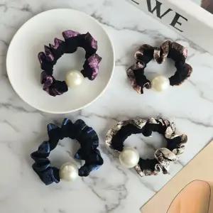 [아트박스]/신상오픈런 여성 투톤 벨벳 진주 곱창 헤어밴드