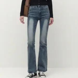 슬림핏 포켓 포인트 부츠컷 데님팬츠 청바지