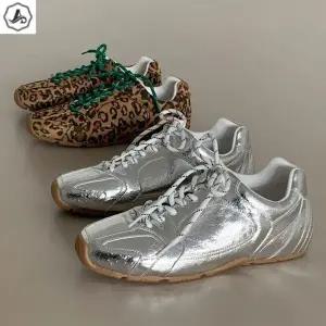 [애슬릿] 여성 스니커즈 메탈릭 레오파드 배색 운동화