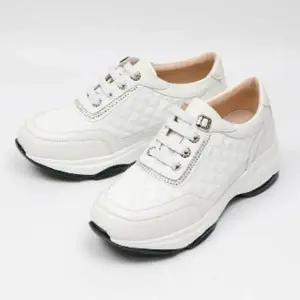 [하프클럽/다잇템]여성 패딩 키높이 코지 두꺼운굽 일상 스니커즈