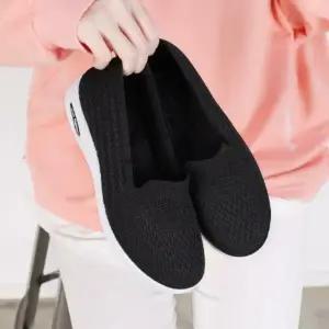 |CCS7EE9|여성용 경량 메쉬 슬립온 신발 봄 여름 통기성