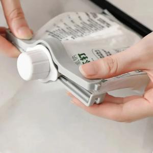 3개입 나사형 밀봉 클립 양념봉투 분유 주방용품 간식 소금봉투 보존