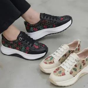 여자 사계절 플라워 패턴 캐주얼 키높이 스니커즈