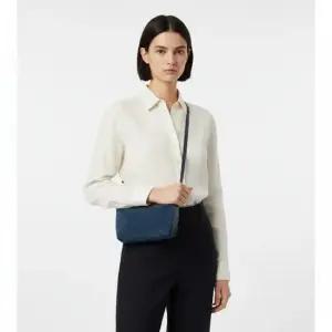 BOTTEGA VENETA 26SS 여행용 휴대폰 파우치 844018 V1QE5 4035)