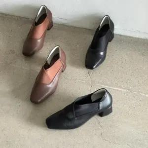 [하프클럽/다잇템]여성 고무줄 블록힐 인조가죽 사각코 플랫슈즈