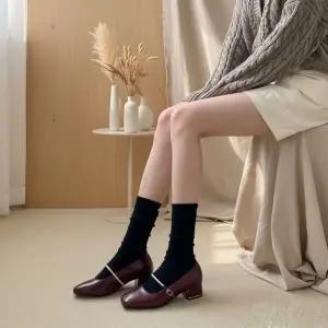 [옷자락]여성용 스퀘어토 큐빅 로우힐 메리제인 펌프스봄가을용