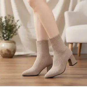 [옷자락]여성 슬림핏 스판 니트 앵클부츠 뾰족코 청키굽