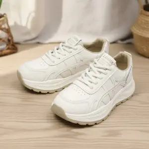 [옷자락]여성 가벼운 통굽 캐주얼 워킹 스니커즈