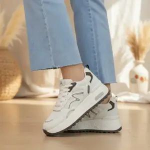 [옷자락]여성용 일상 캐주얼 통굽 스니커즈