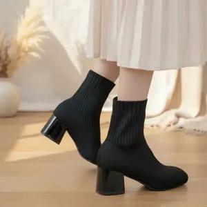 [옷자락]여성 일상용 기본 니트 스판 앵클 부츠 슈즈