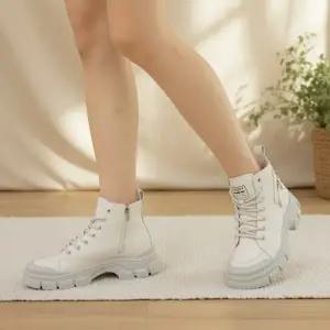 [옷자락]여성용 가을 겨울 유행 통굽 하이탑 부츠