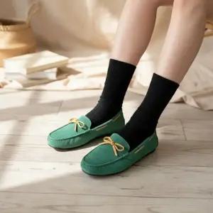 [옷자락]여성용 리본 포인트 데일리 스웨이드 플랫슈즈