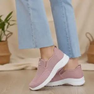 [옷자락]여성용 가벼운 메쉬 슬립온 캐주얼 스니커즈