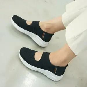 [다잇템] 여성 코지 스트랩 스웨터 일상용 플랫슈즈