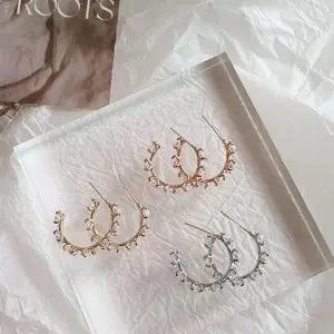 [신세계라이브쇼핑][옷자락] 여자 3컬러 하객룩 라운드 원형 큐빅 핀 귀걸이