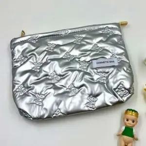 [애슬릿] 사각 파우치 리본 퀼팅 예쁜 화장품 지퍼 여행용