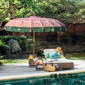 나무 기둥 호텔 가구 파라솔 파티오 수영장 태양 야외 정원 해변 우산