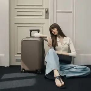 [매장정품] 닥스 남성 액세서리 그레이쉬카키 단색 폴리카보네이트 하드캐리어_DBBA6E511K5 3827139