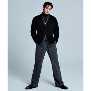 무신사 스탠다드 슬랙스 긴바지 바지 팬츠 [이도현 PICK]플레어 히든 밴딩 [미디엄 그레이]