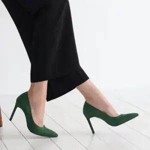 국내제작구두 국내제작 스웨이드 2타입 여성 미들굽 펌프스힐 구두