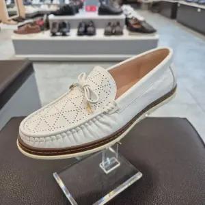 엘칸토 HC11 소가죽 여성화 세미케주얼 로퍼  R0H8U51J310