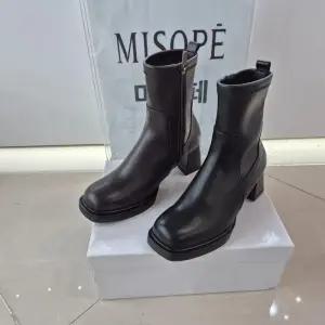 [미소페]여성가보시 앵클 부츠 112546004_CA