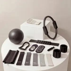 홈 운동을 위한 필라테스 장비 키트 링 세트 볼 조절 가능한 발목 및 손목 무게 저항 밴드 그립 양말 지침