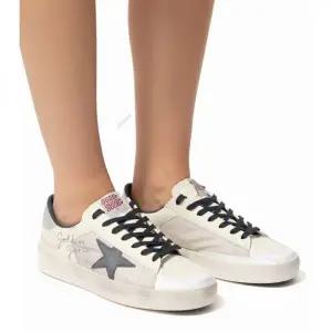 골든구스 스타단 스니커즈 레더 스타 (GMF00333 F008119 50969)