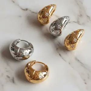 [하프클럽/]여성용 원터치 투톤 유광 큐빅 귀걸이