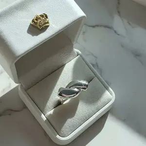 [하프클럽/]여성 일상 감성 모던 트위스트 포인트 링