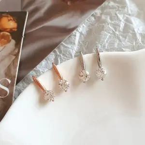 [하프클럽/]여자 나들이 큐빅 로맨틱 일상룩 드롭 귀걸이