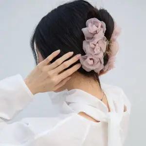 [하프클럽/]여자 봄 피크닉룩 쉬폰 플라워 장미 아크릴 헤어집게