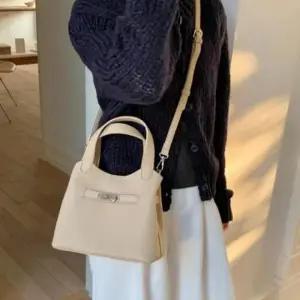 은장 버클 크로스백 레더 여성 핸드백 CH-24239T