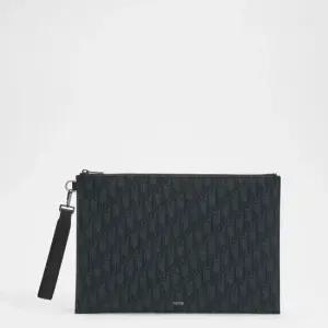 MUST IT_디올 A4 파우치 - 블랙 Dior Oblique 자카드