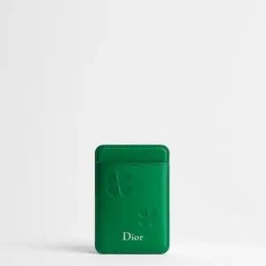 MUST IT_마그네틱 카드 지갑 - 브라이트 그린 디올 클로버 엠보싱 카프스킨