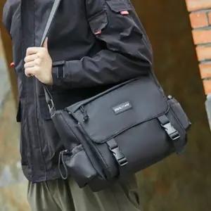 (색상 블랙)수납력좋은 메신저백 여행 보조 가방