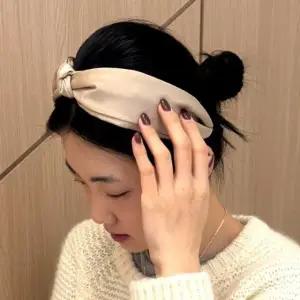 SpaR 꼬임 와이드 헤어밴드 머리띠 베이지 OWJ60323