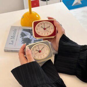 탁상 시계 빈티지 감성 사각 인테리어 알람 책상용 소형