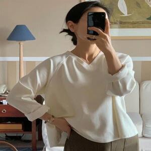 MADE 플레어 브이넥 나그랑 맨투맨 티셔츠 (3 color)