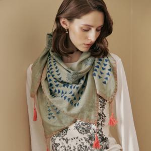 [MAXZA] 에스닉 패턴 스티치 태슬 스카프