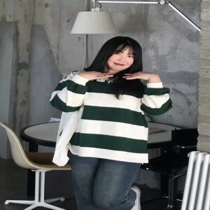 와이드 스트라이프 카라 맨투맨