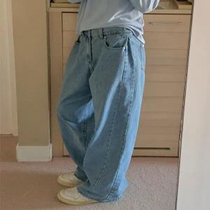 MADE 피넛진 사이드절개 루즈 데님 (one color)