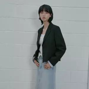 [LAP] 랩 [인플루언서 착용]소매 배색 크랍 자켓 AS1WJ260_DG