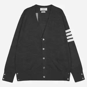 톰브라운 5F MKC002A Y1014 022 사선 메리노 울 가디건 다크그레이