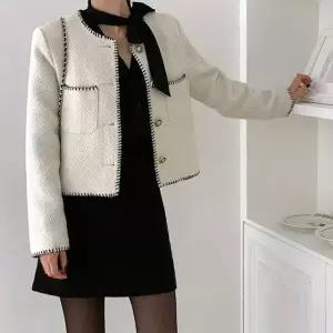 벨로스 스티치 트위드 자켓 겨울 여성 데일리 하객룩 데이트룩