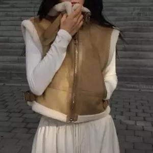 [옷자락]여성 하이넥 양모 무스탕 레이어드 데일리 조끼