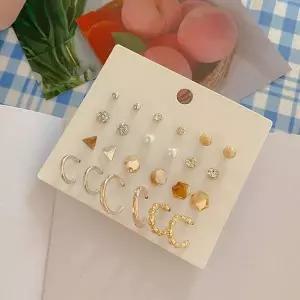 [셀러에이드]심플 모던 큐빅 진주 미니 볼 링 귀걸이